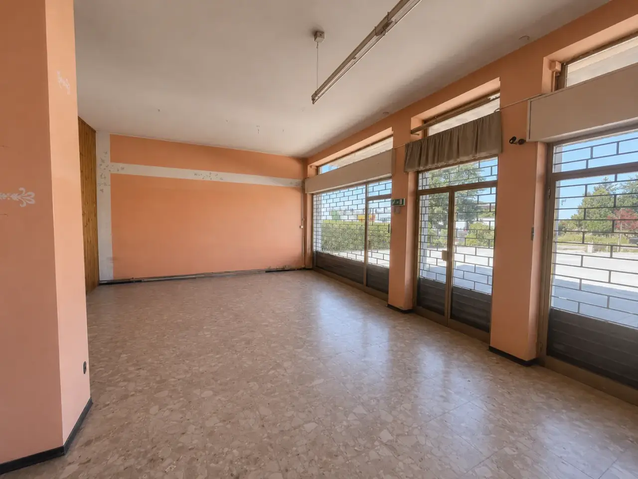 Negozio in Via delle Fontanelle, San Bonifacio, {3} - Foto 1