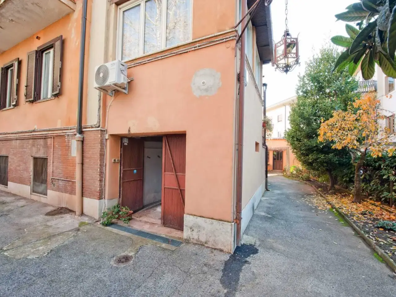 Parcheggio chiuso in Viale San Nilo 50, Grottaferrata, {3} - Foto 1