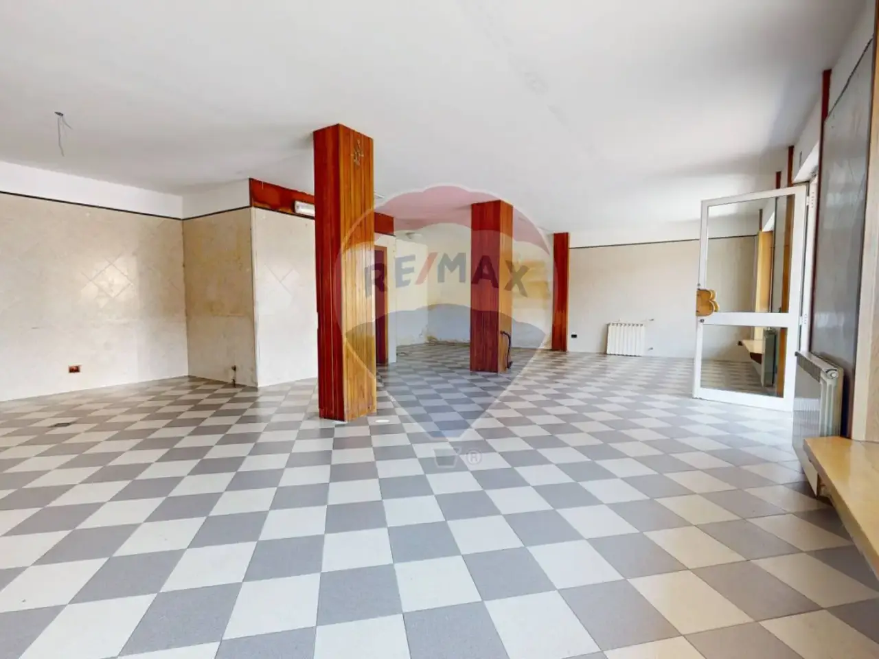 Negozio in Via della Gronda 219/B, Viareggio, {3} - Foto 1