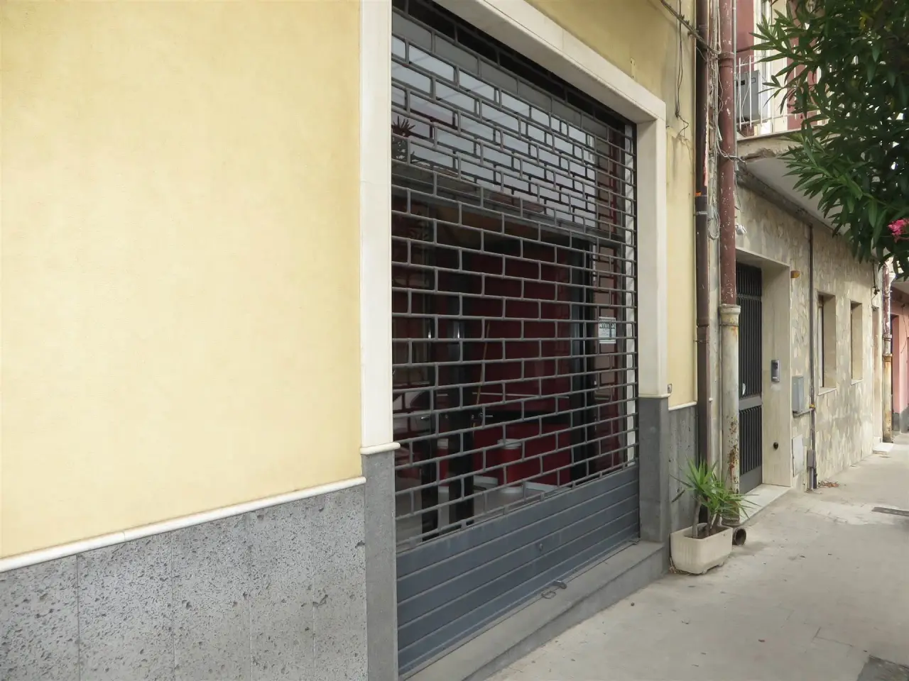 Negozio in , Pedara, {3} - Foto 1
