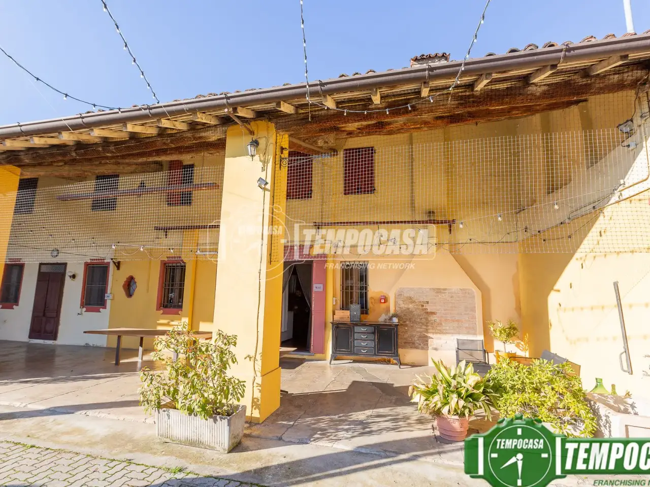 Esercizio commerciale in Via del Fante, Crema, {3} - Foto 1