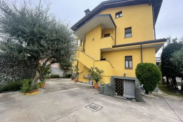 Villa in Via Sant'Anna, Bareggio - Foto 1