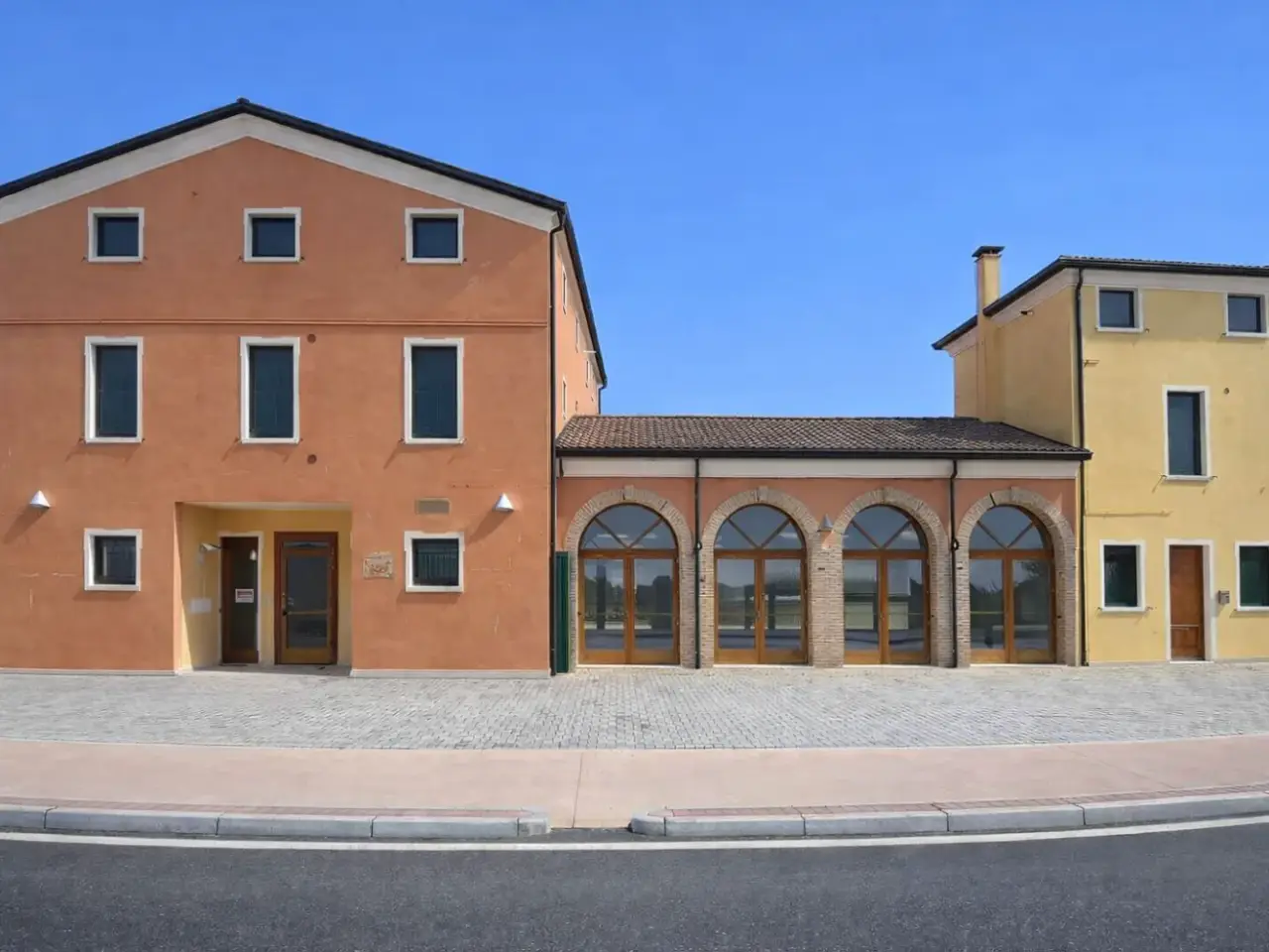 Locale commerciale in , Due Carrare, {3} - Foto 2