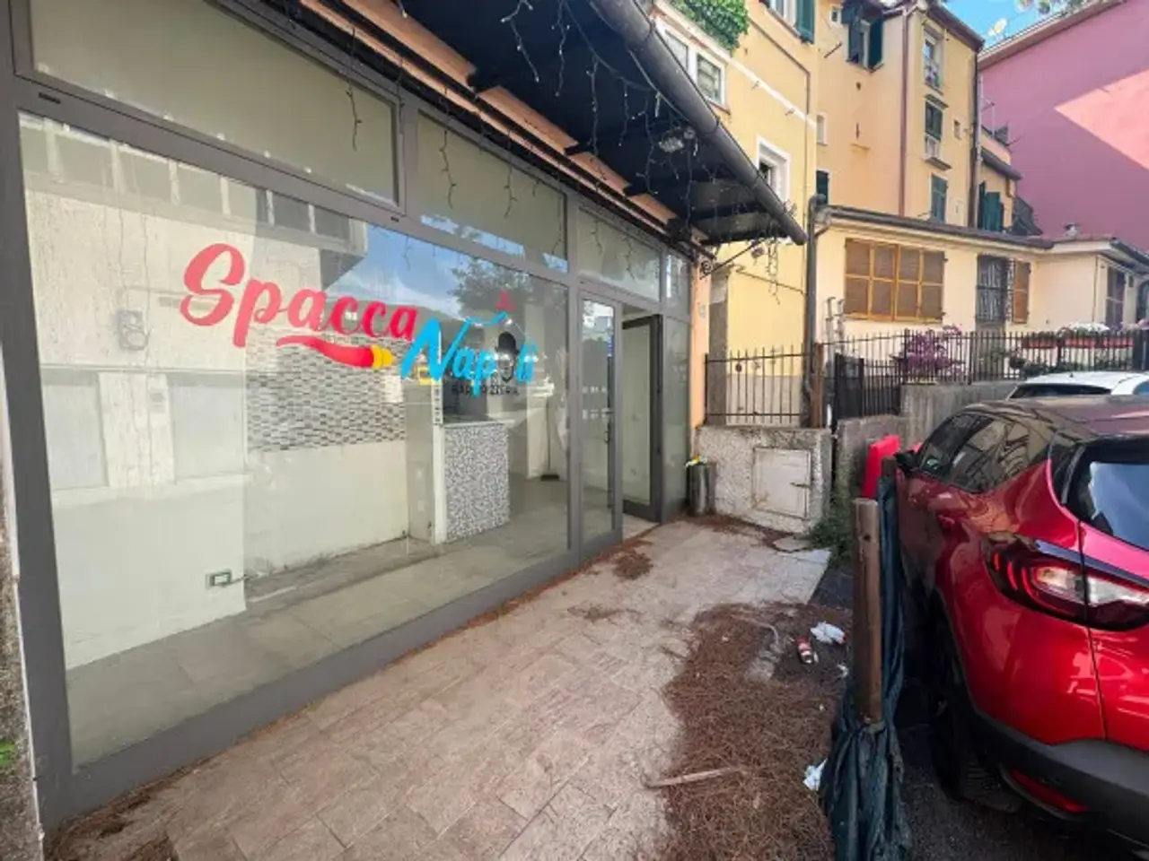 Negozio in Piazza Giovanni Battista Patrone 22, Varazze, {3} - Foto 2