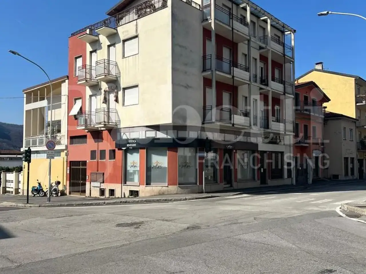 Negozio in Via Monsignor Polvara 42, Lecco, {3} - Foto 2