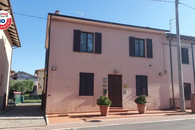 Mansion in Via Bruno Buozzi 48, Castiglione del Lago - Photo 1