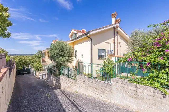 Terraced house in Via Spagna 38, Guidonia Montecelio - Photo 1