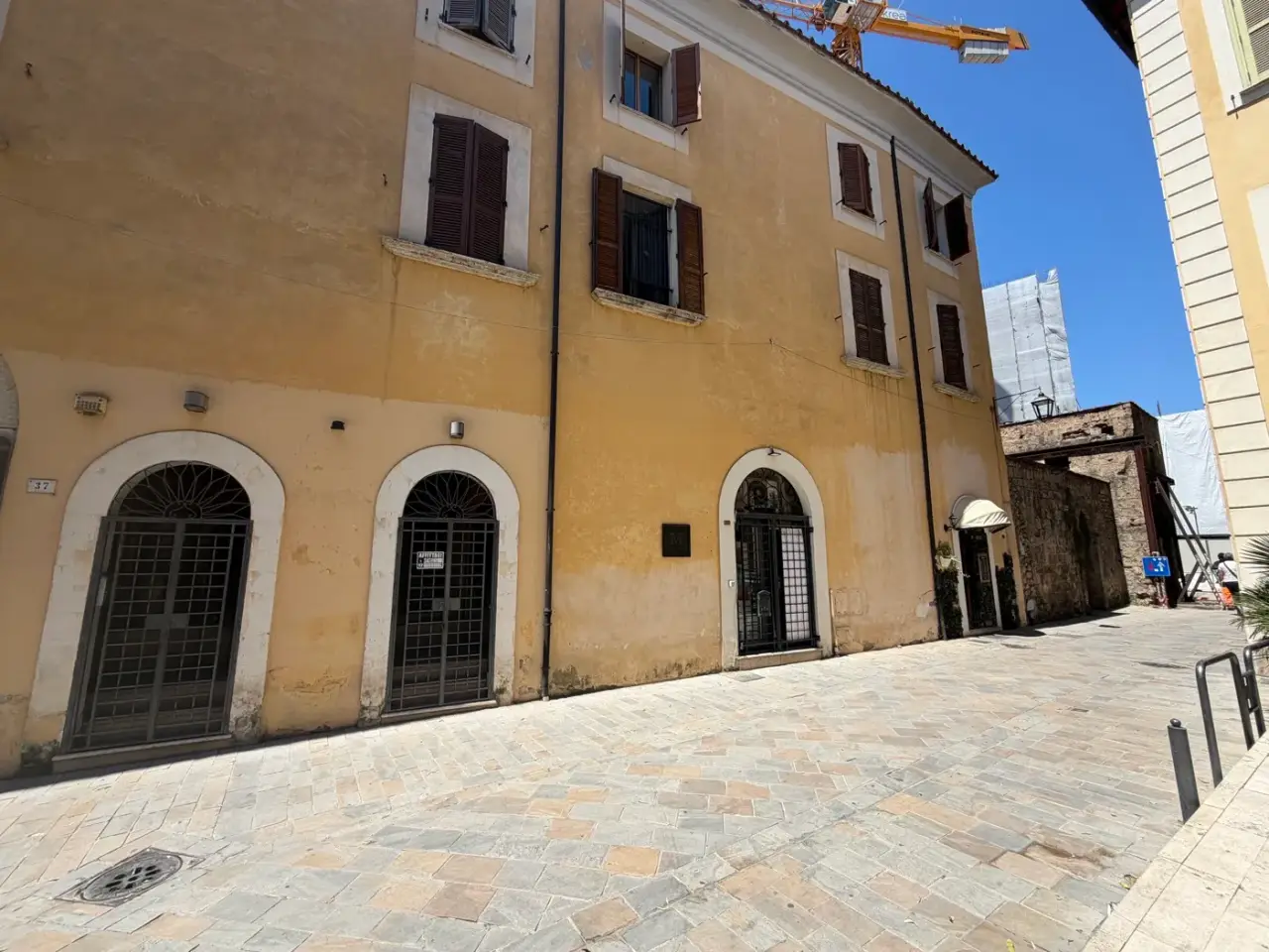 Negozio in Via dell'Ospedale , Terni, {3} - Foto 1