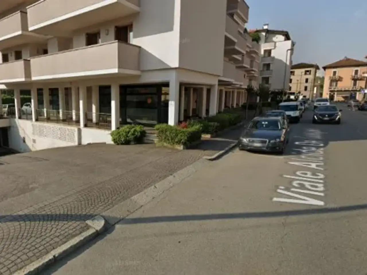 Negozio in Viale Alcide De Gasperi 2/l, Darfo Boario Terme, {3} - Foto 1