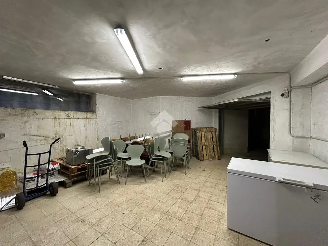 Magazzino in Via Pier Tommaso Pugliesi 1, Corigliano-Rossano, {3} - Foto 1