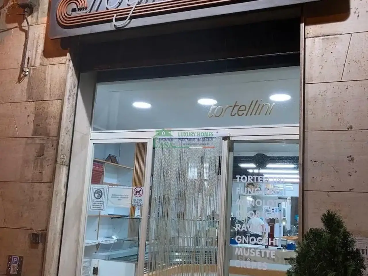 Esercizio commerciale in Via Archimede, Ragusa, {3} - Foto 1