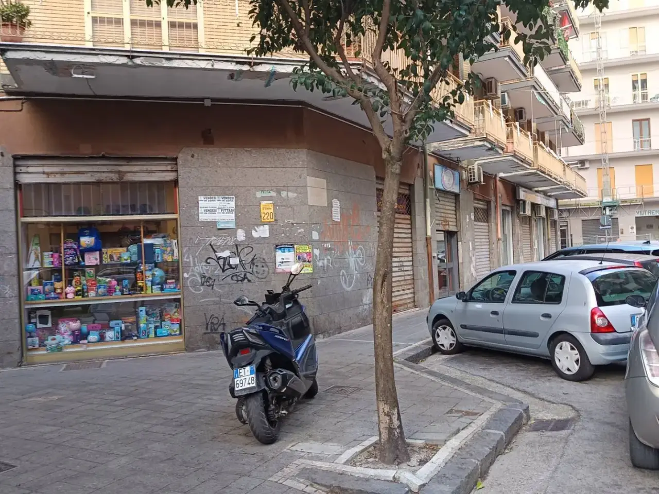 Negozio in Via Antonio Barone 17, Salerno, {3} - Foto 2
