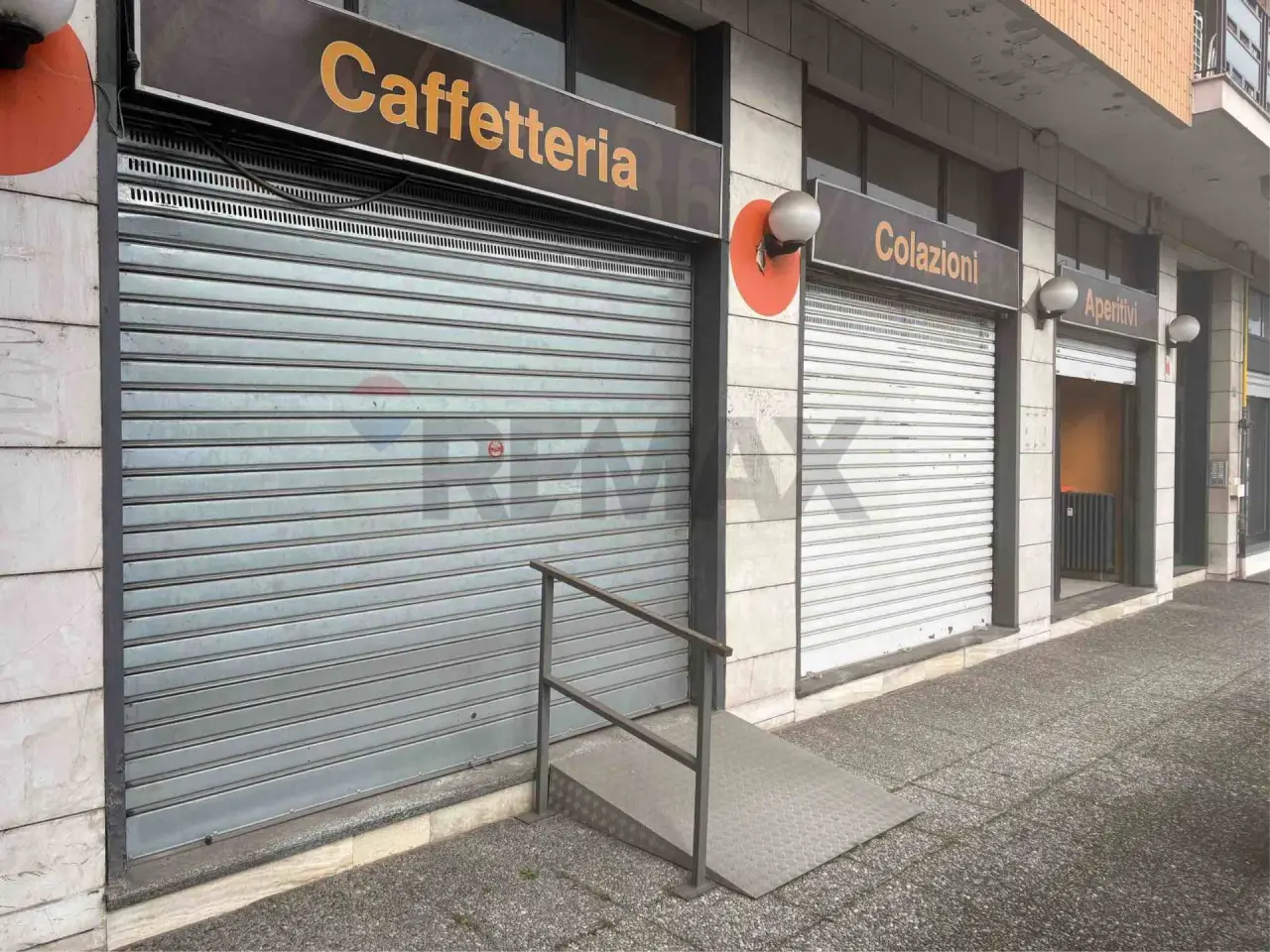 Negozio in Via Chinotto 10, Arona, {3} - Foto 1
