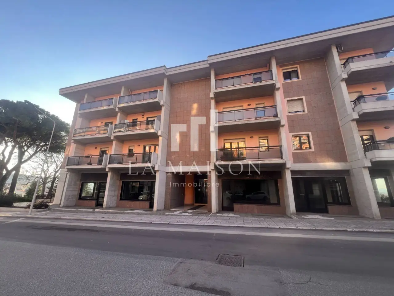Negozio in Via IV Novembre 22, Campobasso, {3} - Foto 1