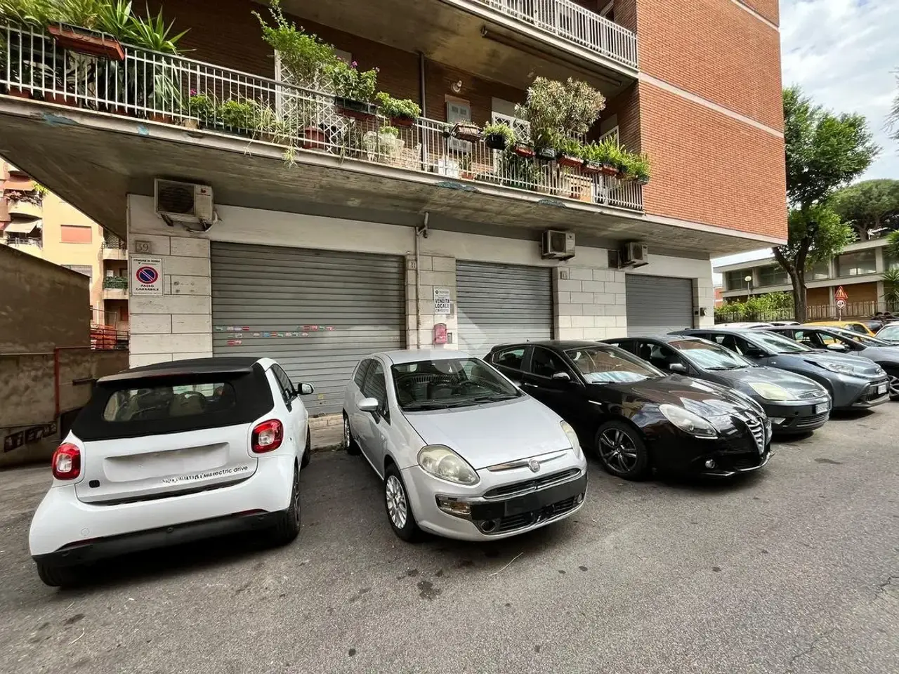 Negozio in Via Ugo Pesci 41, Roma, {3} - Foto 2