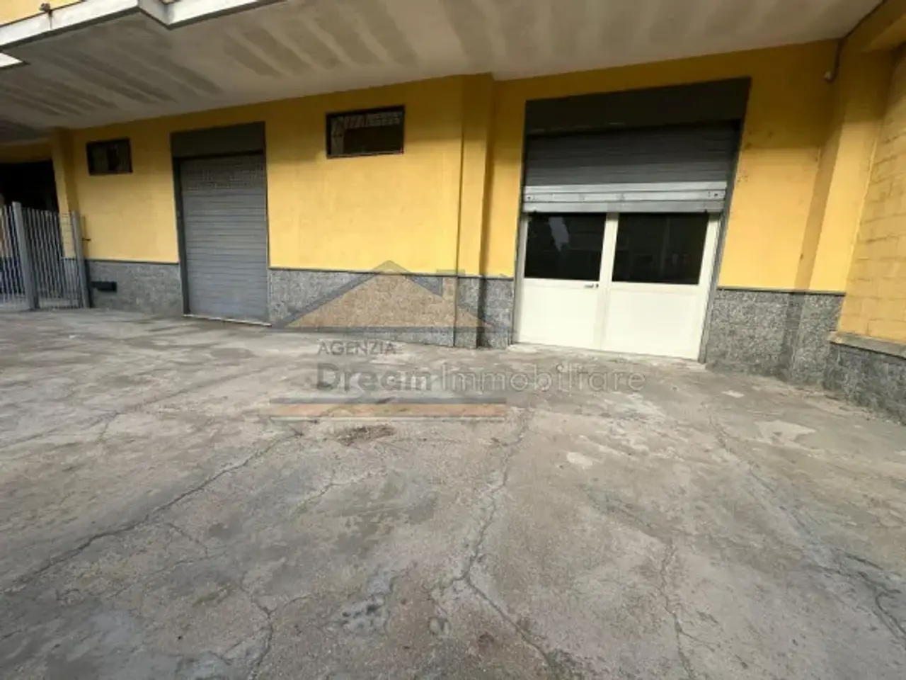 Negozio in Circumvallazione Esterna di Napoli, Qualiano, {3} - Foto 1