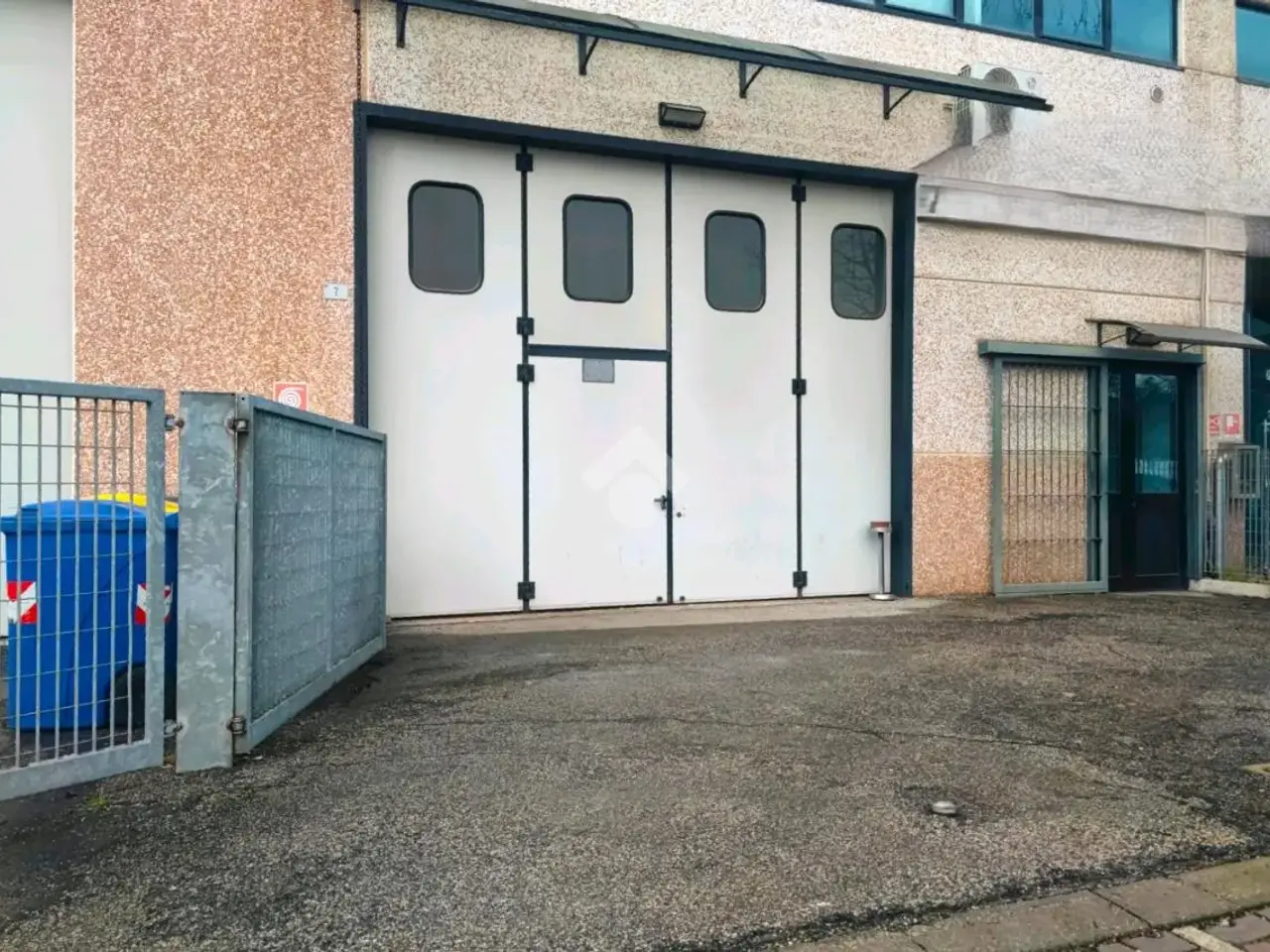 Capannone in Via E. Colorni, Forli', {3} - Foto 1