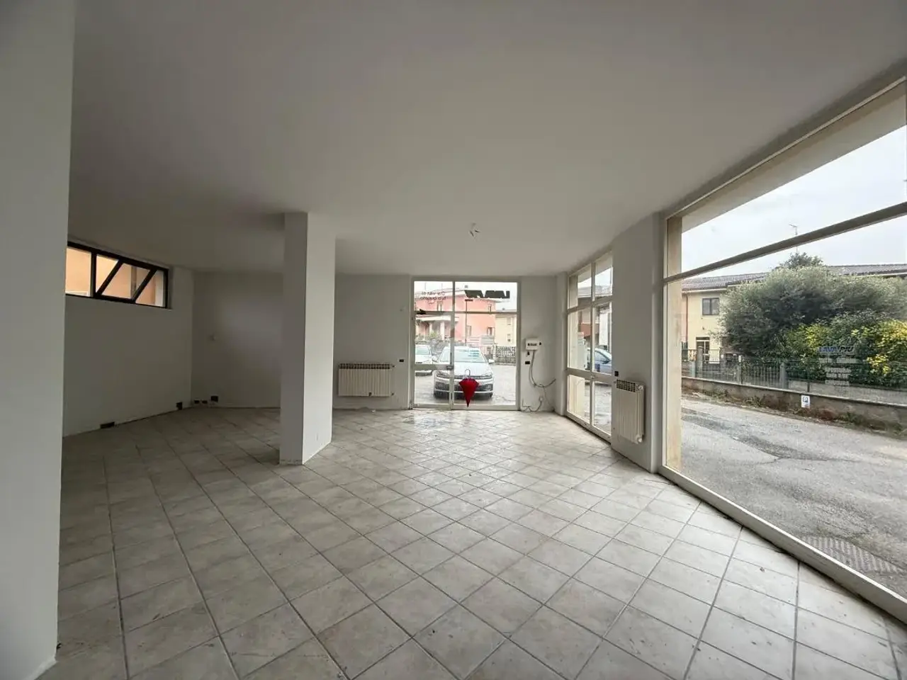 Negozio in Via Carpenedolo 10, Castiglione Delle Stiviere, {3} - Foto 1