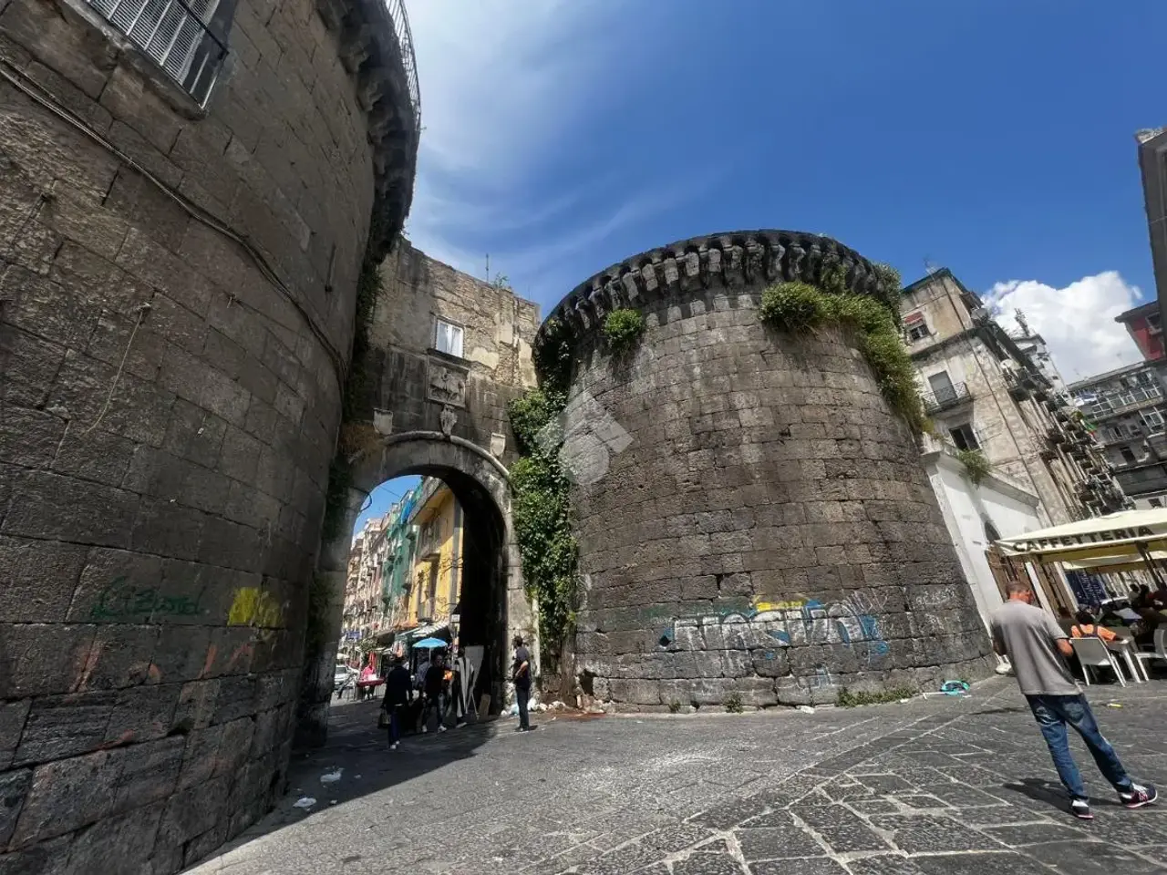 Negozio in Via Sopramuro 74, Napoli, {3} - Foto 1