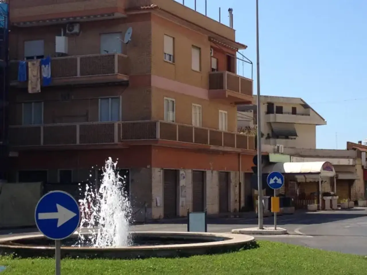 Negozio in Via Guglielmo Marconi 171, Anzio, {3} - Foto 1