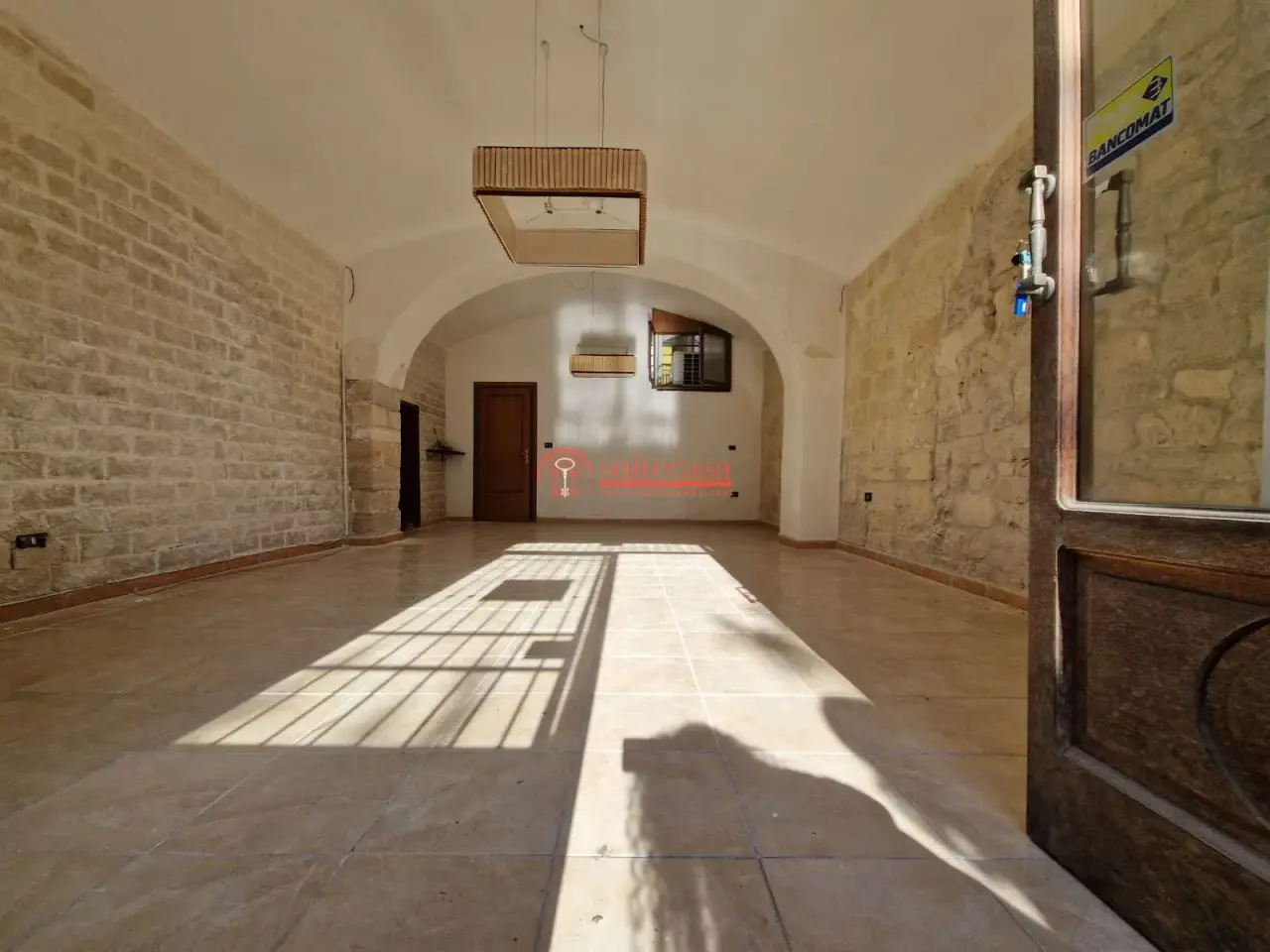 Negozio in Piazza Campo dei Longobardi, Trani, {3} - Foto 2