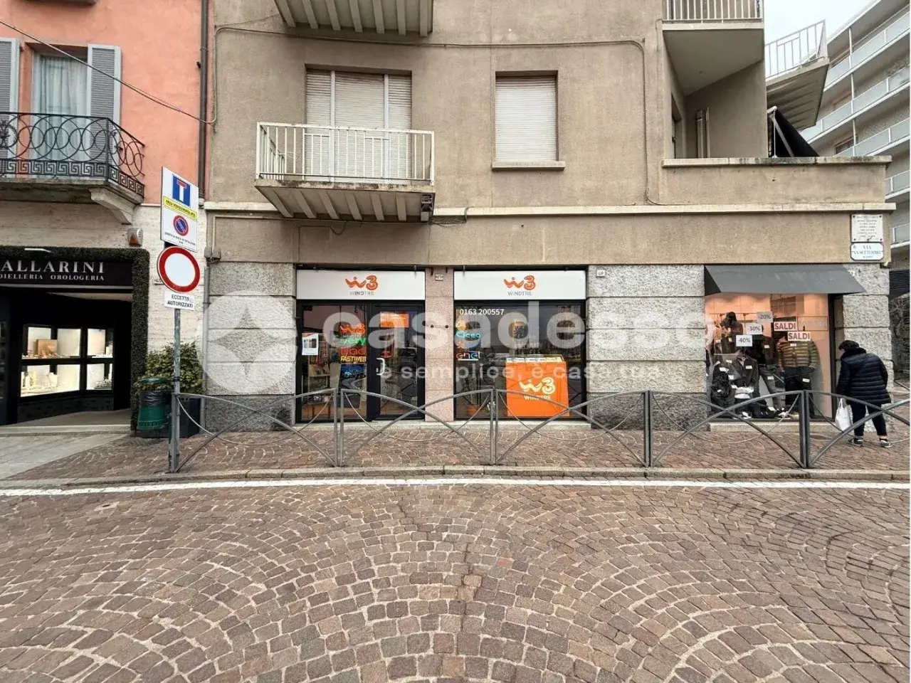 Palazzina commerciale in Via XX Settembre 47, Borgosesia, {3} - Foto 1