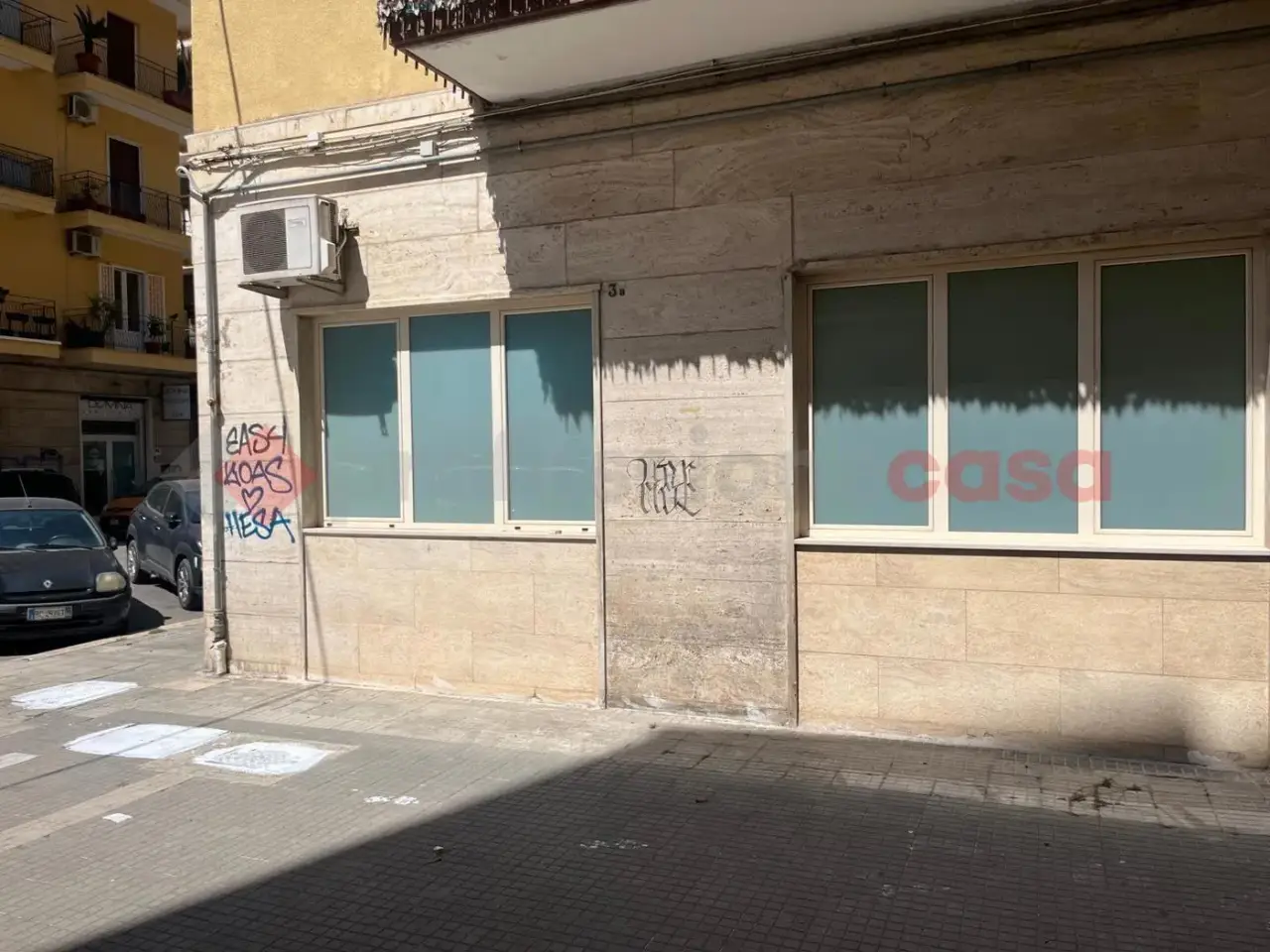 Negozio in Via Laterza  5, Bari, {3} - Foto 1