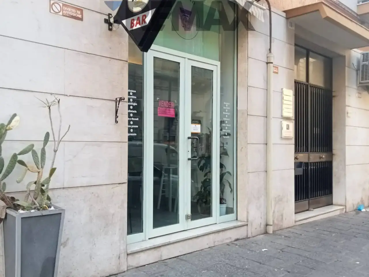Esercizio commerciale in Via Guglielmo Oberdan 116, Catania, {3} - Foto 1