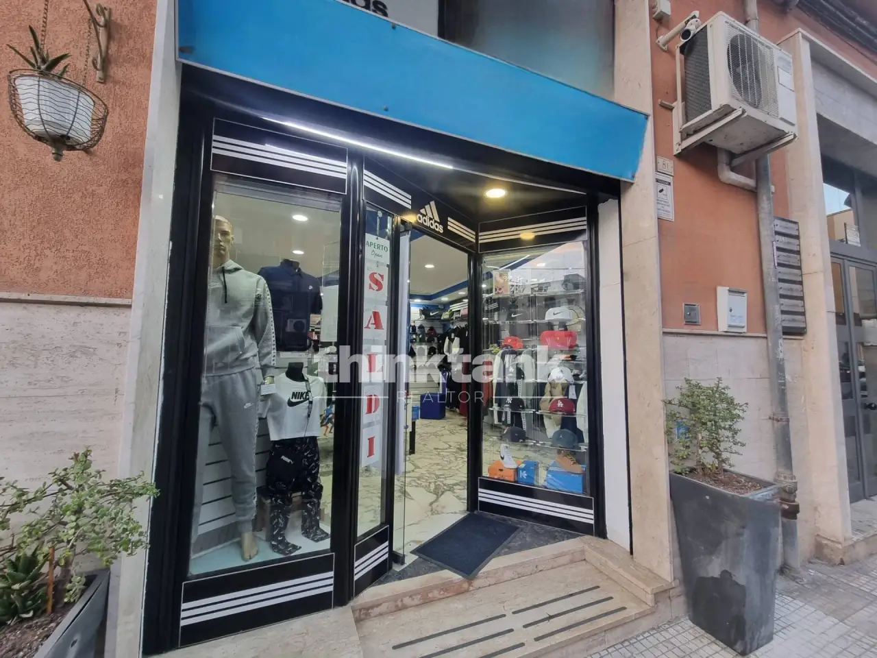 Negozio in Viale Zecchino, Siracusa, {3} - Foto 1