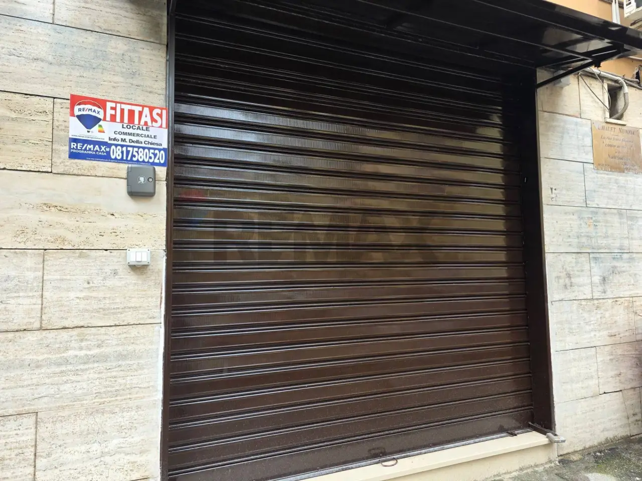 Negozio in Via Carlo Poerio 20, Casoria, {3} - Foto 1
