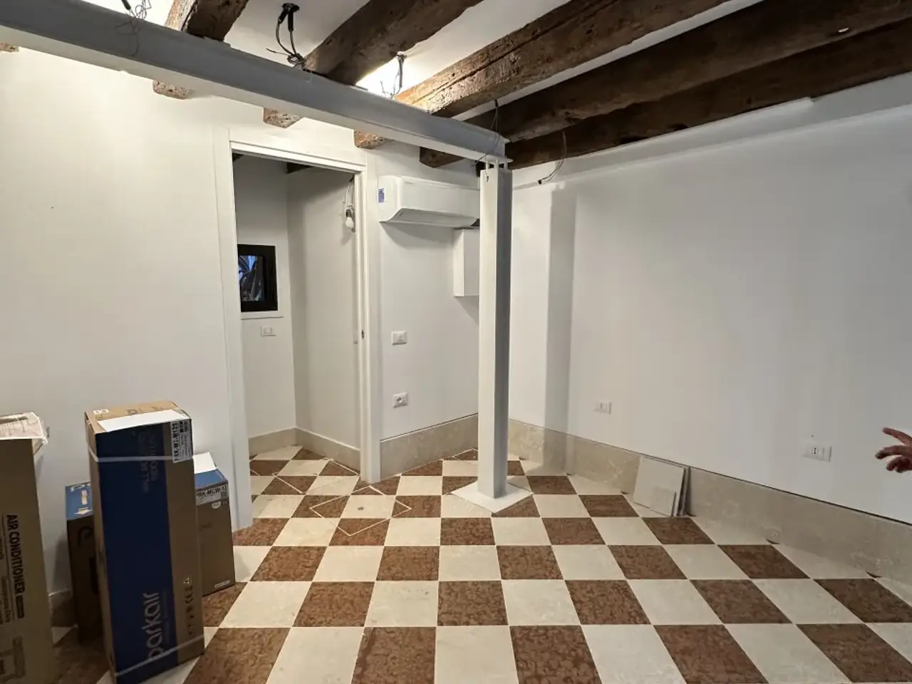 Esercizio commerciale in , Venezia, {3} - Foto 2