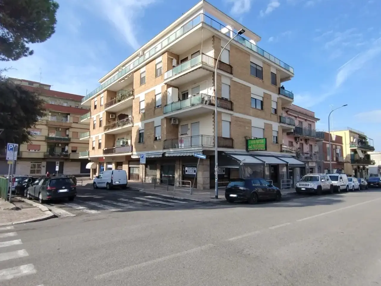 Palazzina commerciale in Via Giacomo Matteotti 156, Aprilia, {3} - Foto 2