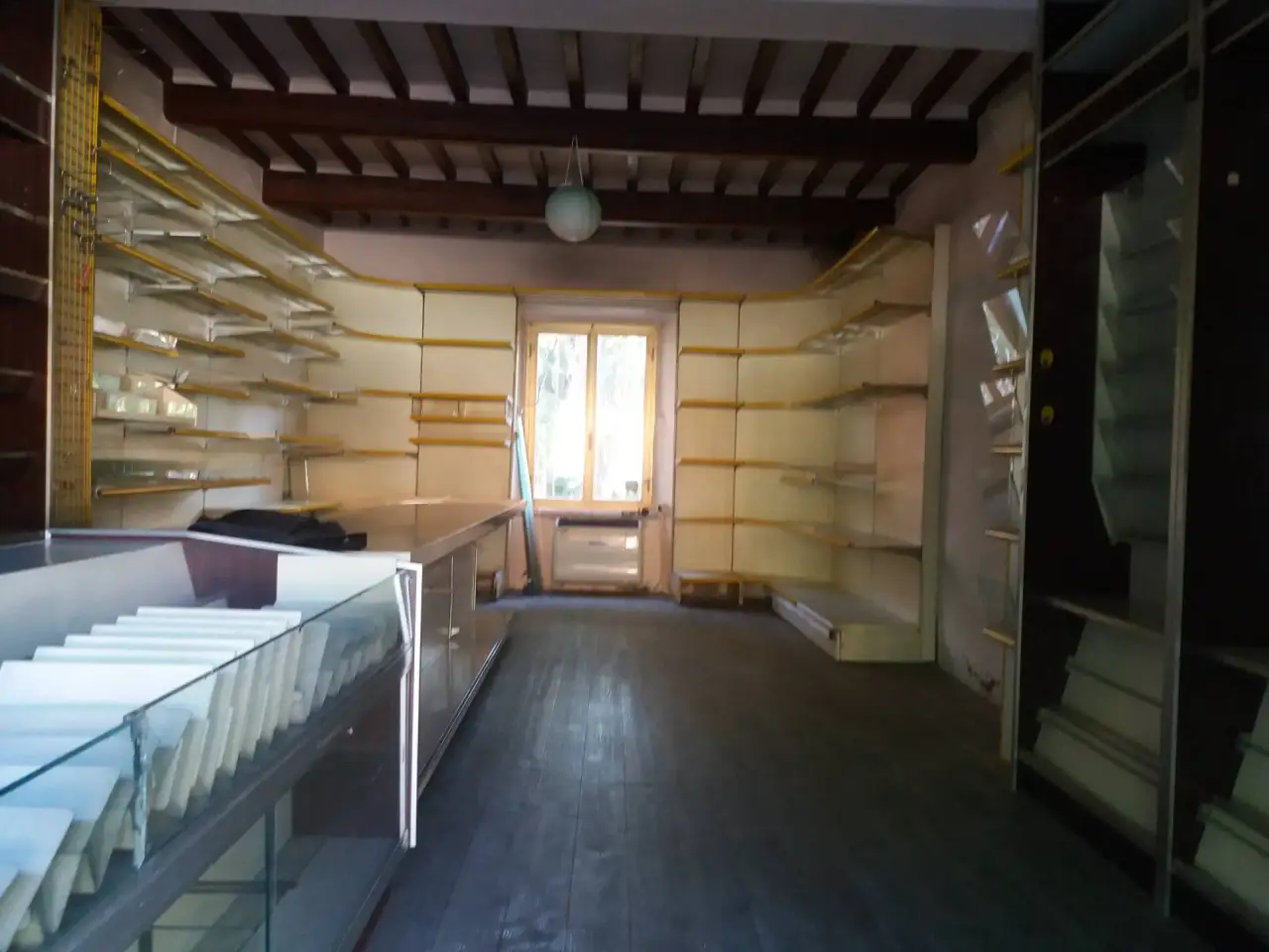 Esercizio commerciale in Via Statale Abetone -, San Giuliano Terme, {3} - Foto 1