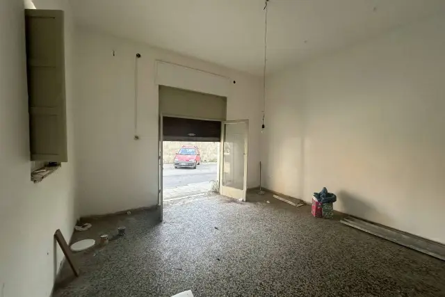 Geschäft in Via Francesco Saverio del Gaudio, Cosenza - Foto 1