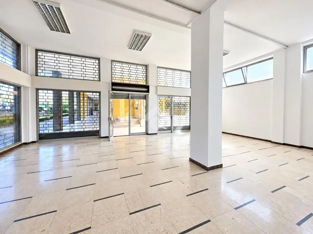 Negozio in Viale Europa, Brescia, {3} - Foto 1
