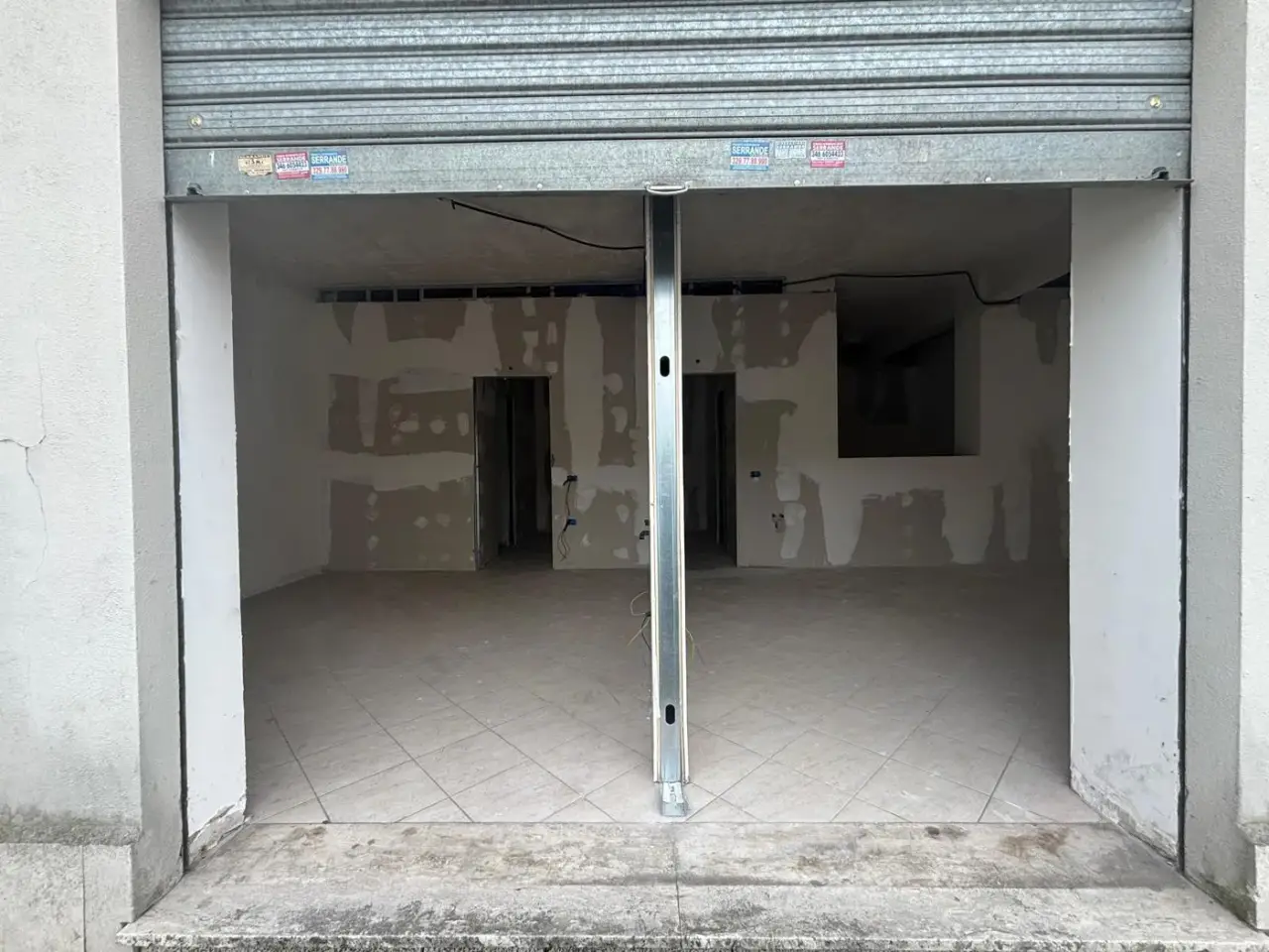 Negozio in Via Marcello Gallian 50, Roma, {3} - Foto 1