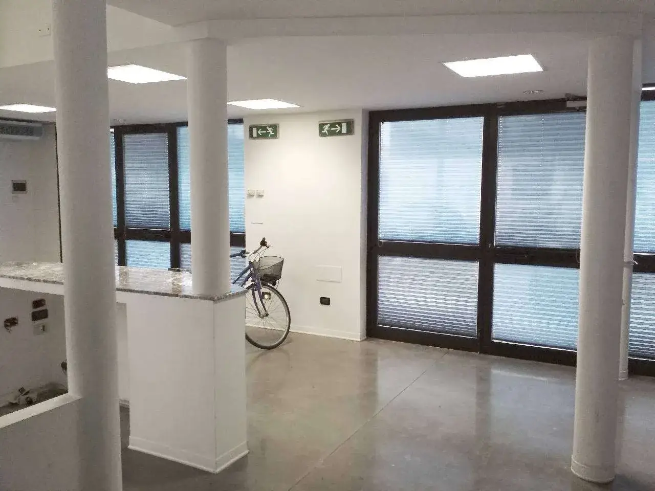 Negozio in Via G. Guicciardi     8/d, Reggio nell'Emilia, {3} - Foto 1