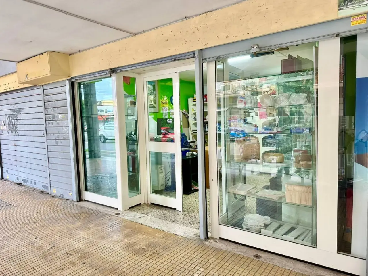 Negozio in Via Guglielmo Marconi 62, Aprilia, {3} - Foto 1