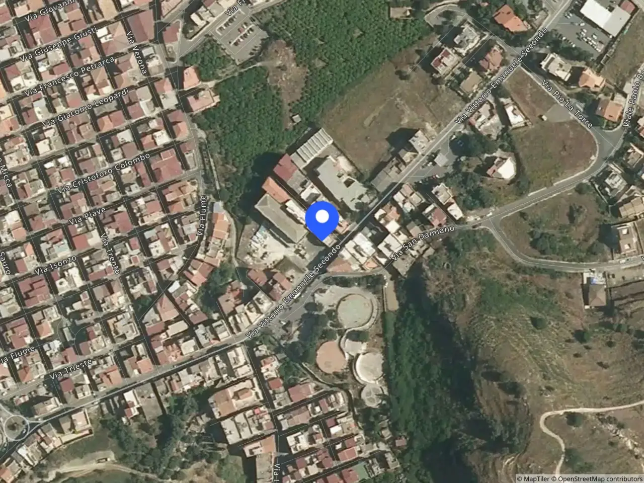 Negozio in Via Vittorio Emanuele N 238 238, Palagonia, {3} - Foto 2