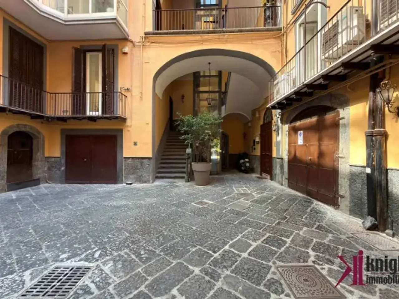 Ufficio in Riviera di Chiaia 267, Napoli, {3} - Foto 1
