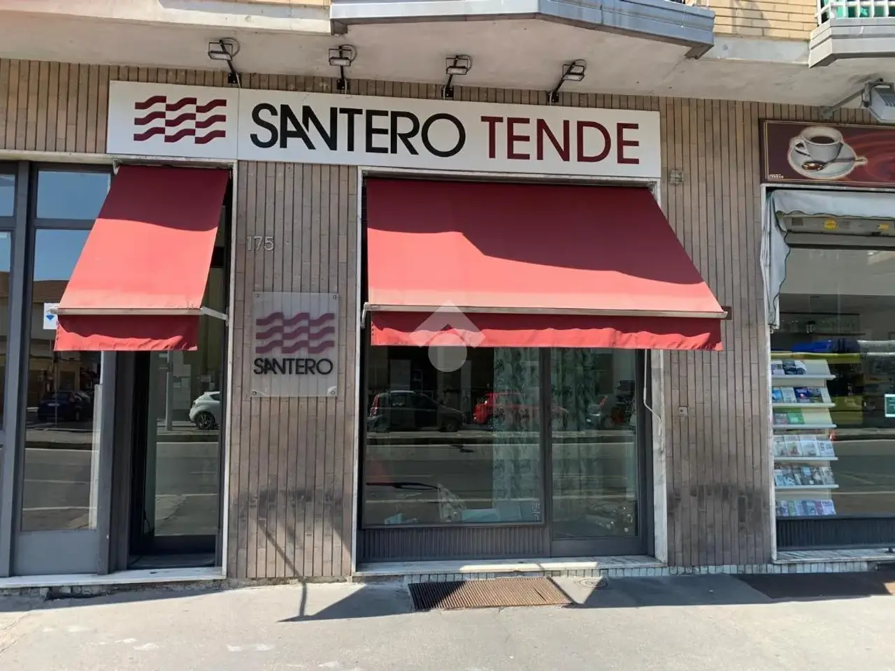 Negozio in Strada San Mauro 175, Torino, {3} - Foto 1