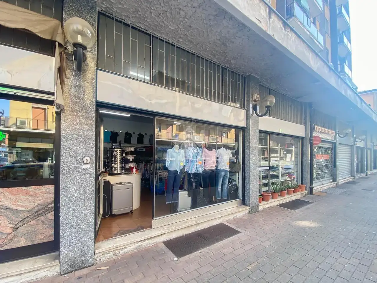 Negozio in Via Sanremo 8, San Giuliano Milanese, {3} - Foto 1
