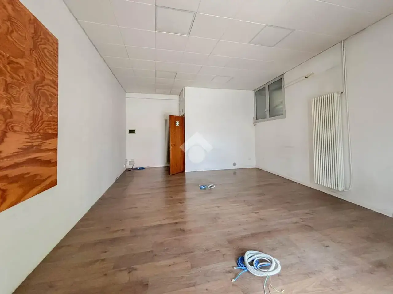 Negozio in Piazzale Guglielmo Oberdan, Bergamo, {3} - Foto 2