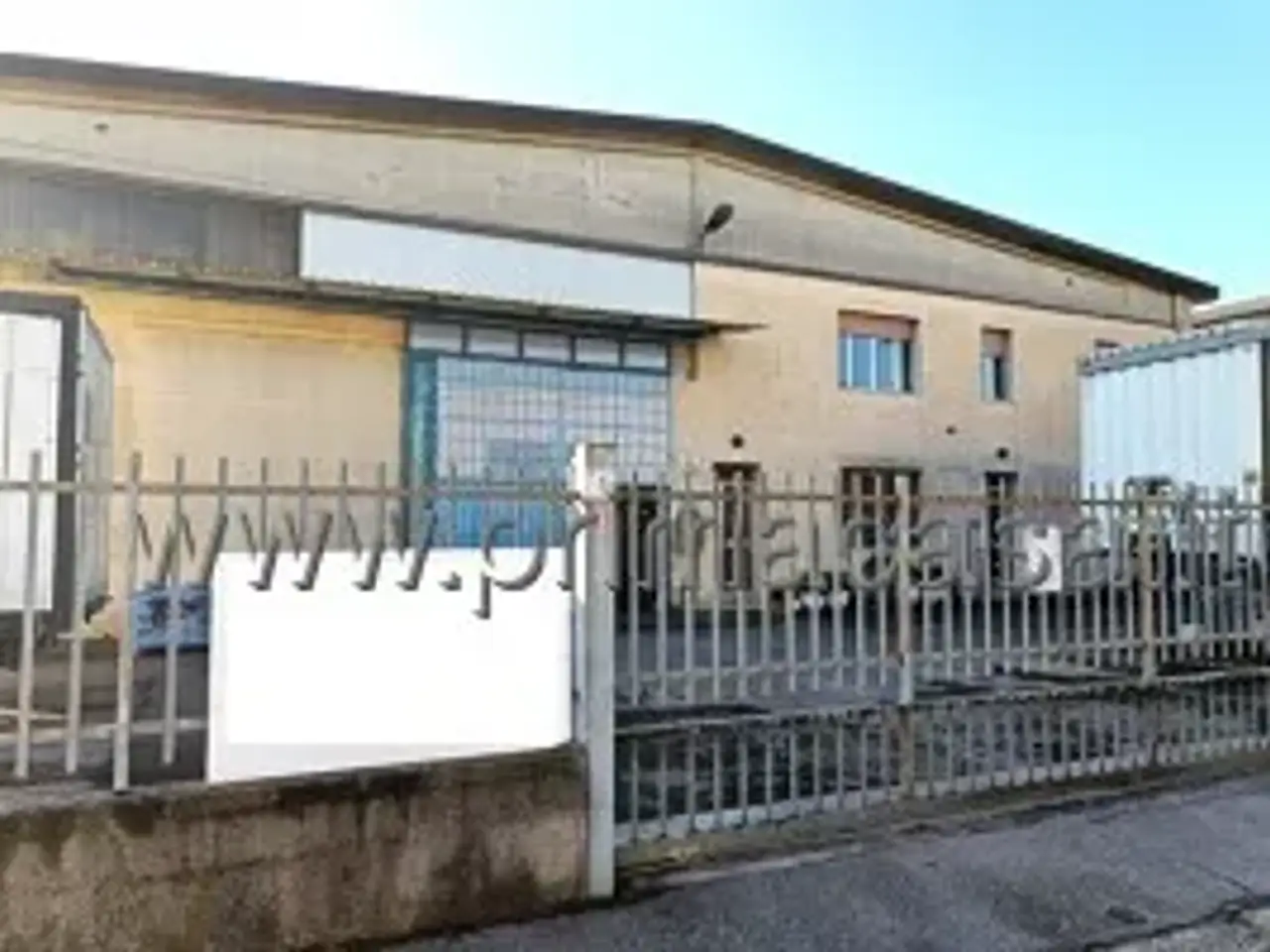 Capannone in Via della Concordia 5, San Martino Buon Albergo, {3} - Foto 2