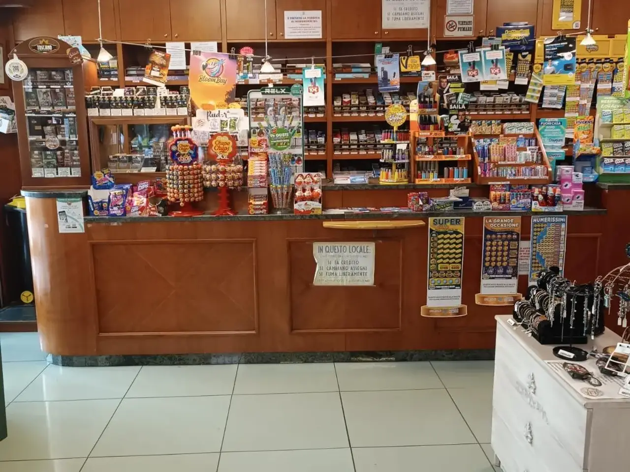 Tabaccheria in , Chiari, {3} - Foto 1