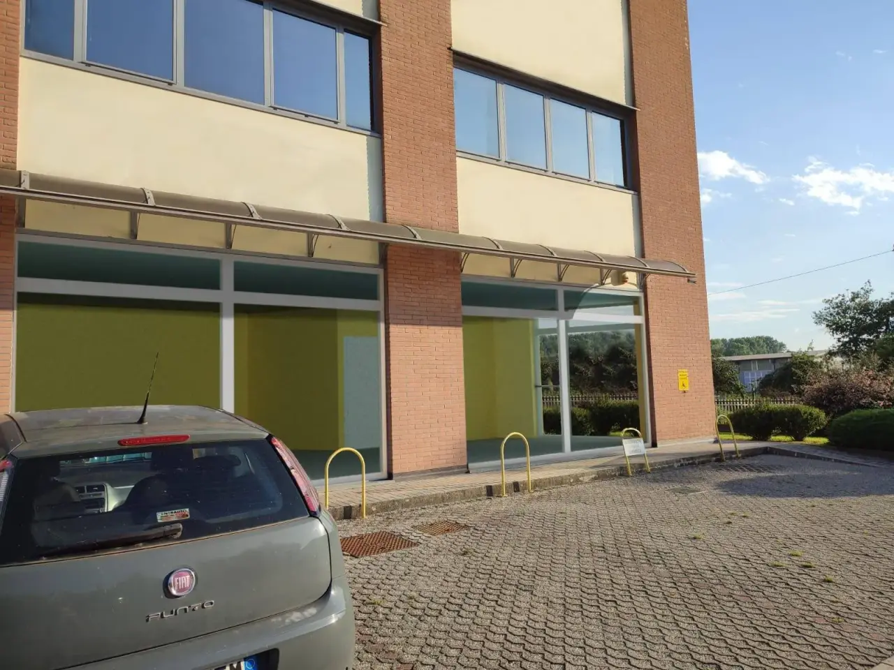 Negozio in Via San Francesco d'Assisi 96, Cadrezzate con Osmate, {3} - Foto 2