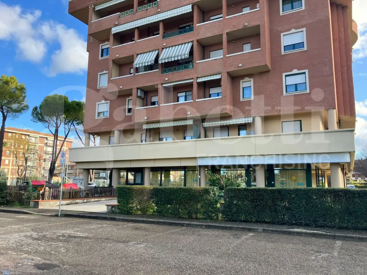 Negozio in Via Sandro Pertini  139, Bastia Umbra, {3} - Foto 1