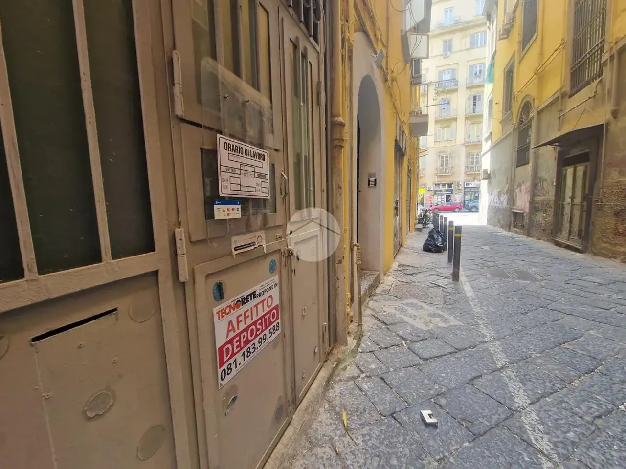 Magazzino in Vico Verde Monteoliveto 12, Napoli, {3} - Foto 2