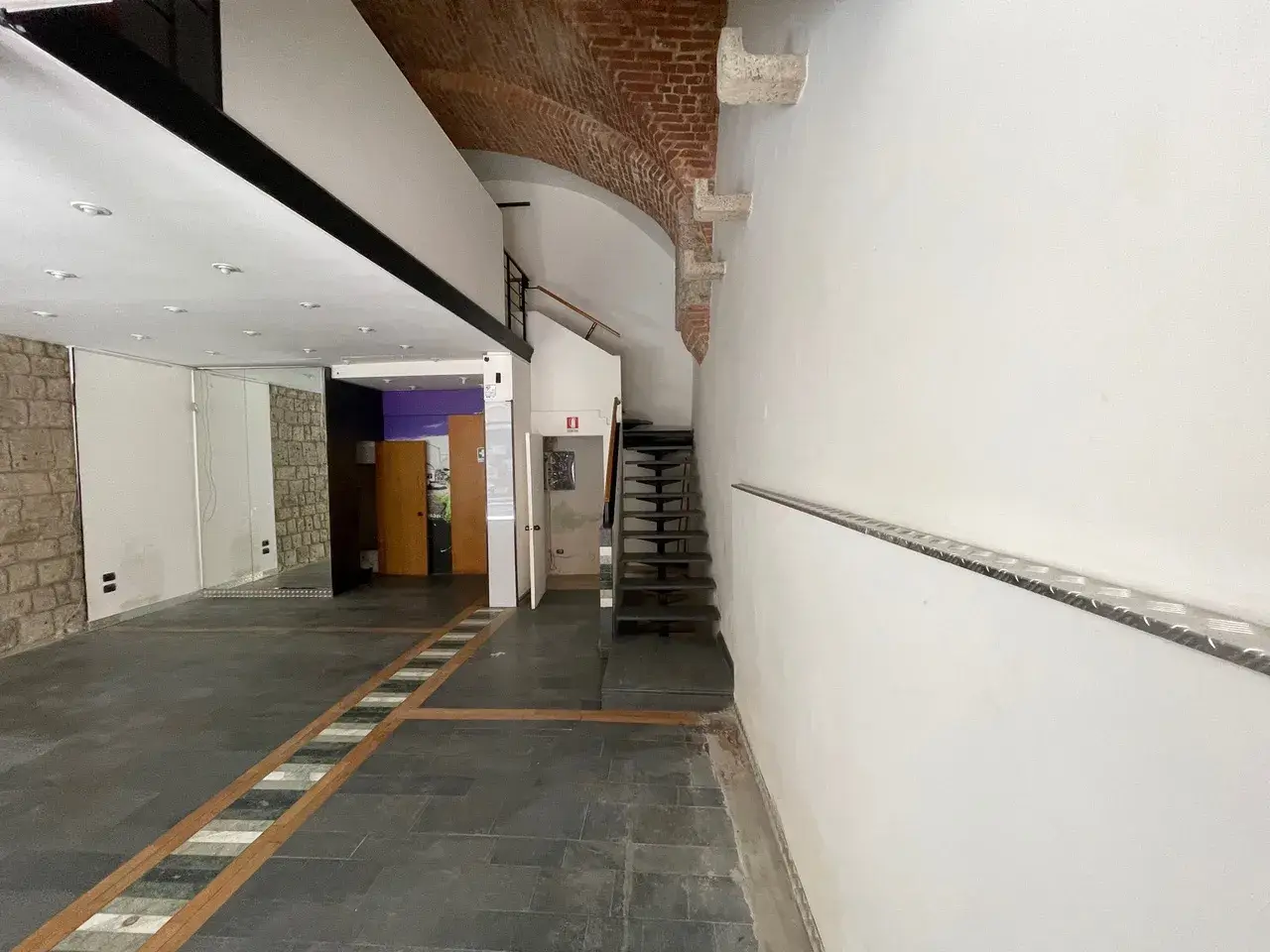 Negozio in Via dei Montanini, Siena, {3} - Foto 2