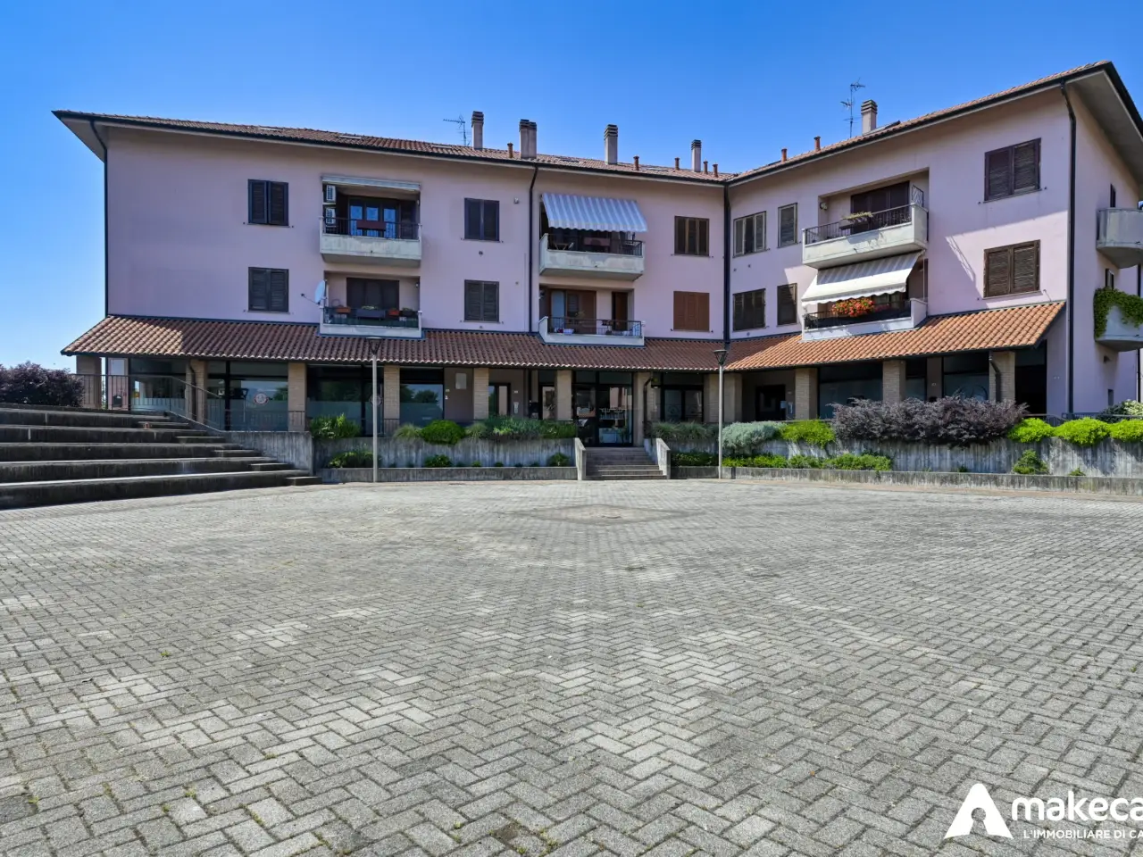 Negozio in Piazza Siena 10, Casalmaiocco, {3} - Foto 1